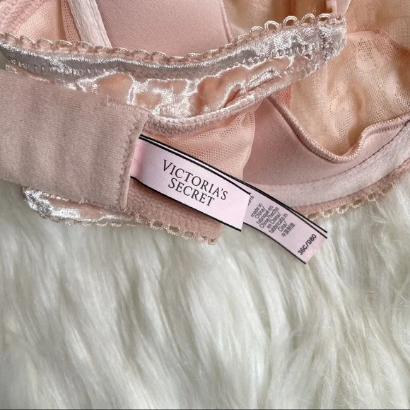 Velour Victoria’s Secret Bra - Picture 5 of 9